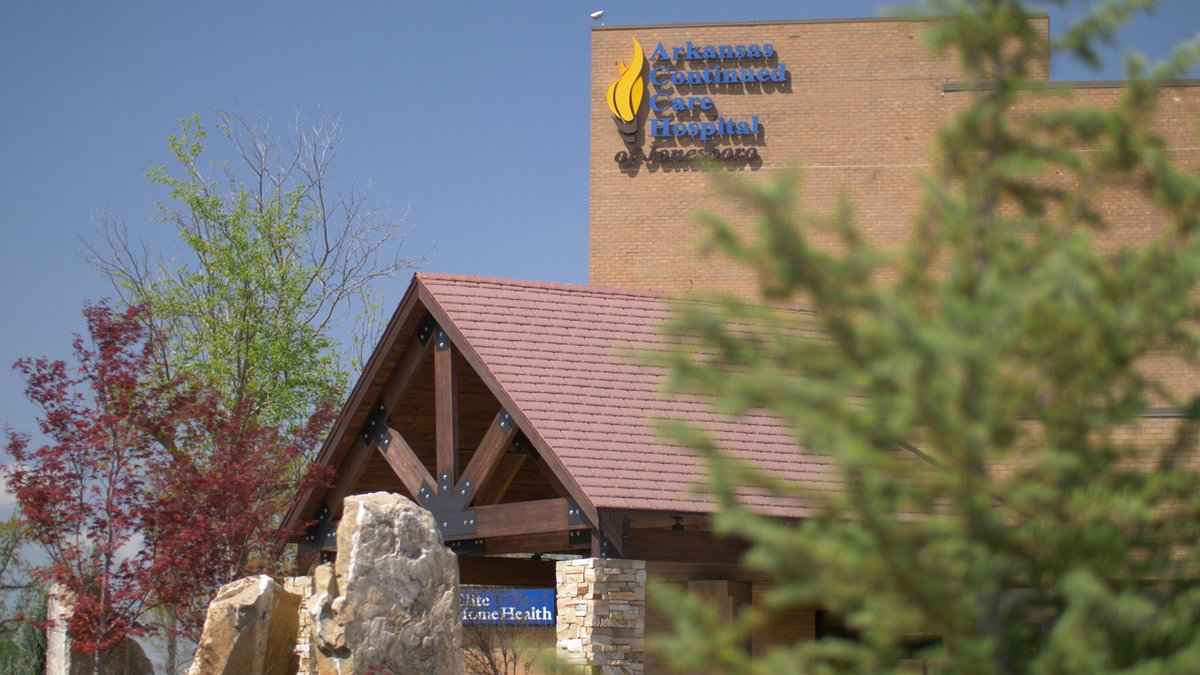 ARContinuedCare's tweet photo. At ACCH, we're your hometown hospital. ๐ We take pride in having multidisciplinary treatment teams in all patient services. Our physicians specialize in a diverse range of disciplines, from critical care to infectious disease. You can trust us with your care. ๐ #LTACH https://t.co/EZX9Wb4tfJ