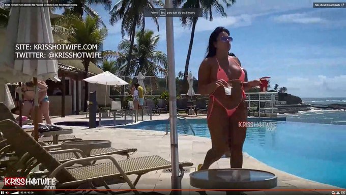 Piscina, drink &eacute; um micro biqu&iacute;ni string s&oacute; o fio literalmente era como eu queria est&aacute;   V&iacute;deo free   https://t<a href="/tag/hotwife"class="tags"><span>#hotwife</span></a>