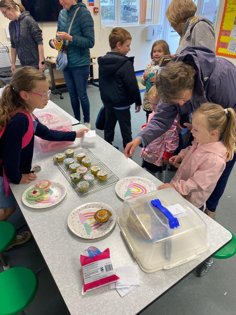 hook_morlo's tweet photo. Future entrepreneurs in the making. Pupils are enjoying the challenge of raising funds by planning and running multiple events! @SchoolsPembs #enterprisingcreativecontributors #curriculumforwales https://t.co/6qINBxRlrR