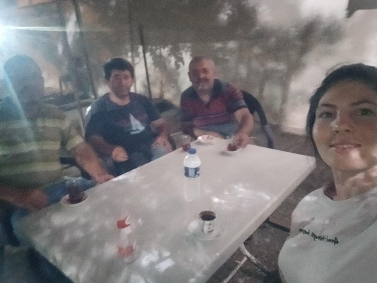 Ay sonu maaş bitince cafelerin yerini kahvehaneler alıyor sağolsun ağalar hesap ödetmiyor 😅😅