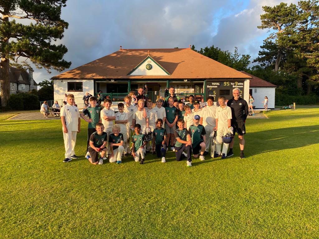 ClwbConwy's tweet photo. Thanks to @MochdreCricketC  for a u13s friendly game tonight,  great game played in the rain and sunshine all kids smiling at the end 🏏🏏🏏 #greenandgold #kidscricket #makingfreinds #lovethegame https://t.co/uLMf9TJid4