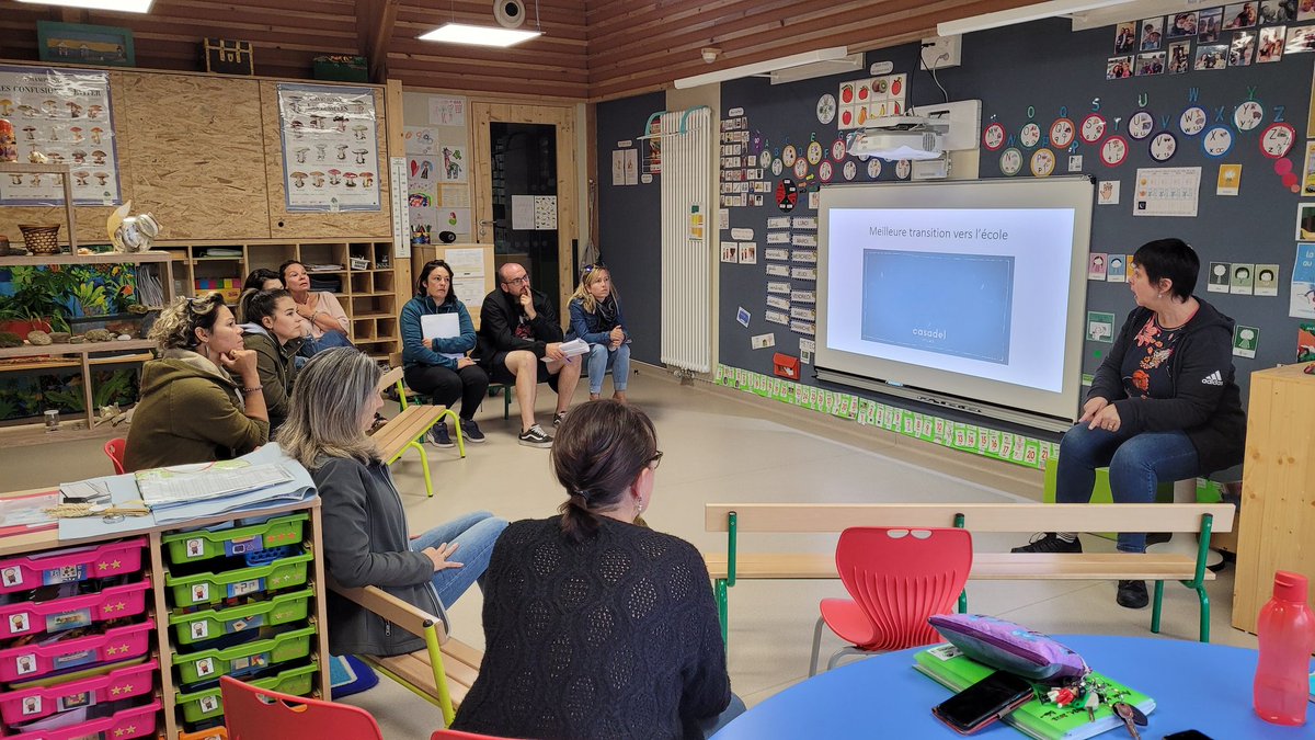 MaterCapcirGar's tweet photo. Moment d'échanges ce jeudi soir, sur le Pôle Enfance Capcir-Garrotxes, réunissant parents et professionnels de la Petite Enfance (crèche, ALSH, école) autour des valeurs éducatives à partager avec @fcaillis @sicard_suzanne @dsden66 @Pyreneescatalan https://t.co/HE2HvA1I8w