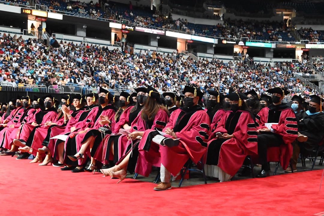 iupialdia's tweet photo. 🎊🎉 ¡Felicidades Graduandos! 👨🎓👩🎓🧑🎓
#GradUPRRP2022 #801x100Pre https://t.co/BAhtXeEQo6