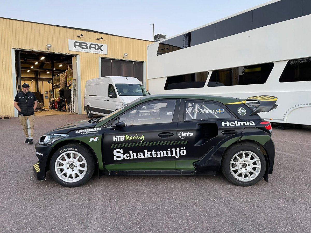 <a href="/OliverSolberg01/">Oliver Solberg 🍩</a> This weekend Oliver will be up against some of my old teammates and rivals, inc. <a href="/JohanKMS88/">Johan Kristoffersson</a> and <a href="/AndreasBakkerud/">Andreas Bakkerud</a> - and if you want to watch all the action I have 5 RX+ codes to give away! Just retweet this for your chance to win! 😎