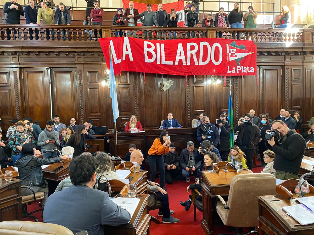 osvaldofanjul's tweet photo. Por iniciativa del bloque del FDT, Carlos Bilardo fue declarado Ciudadano Ilustre de La Plata por el Concejo Deliberante. Otro merecido homenaje. No se olviden de leer "Bilardo: Nacido para Ganar, editado por @LIBRO_FUTBOL https://t.co/1ZHSFWyRqS
