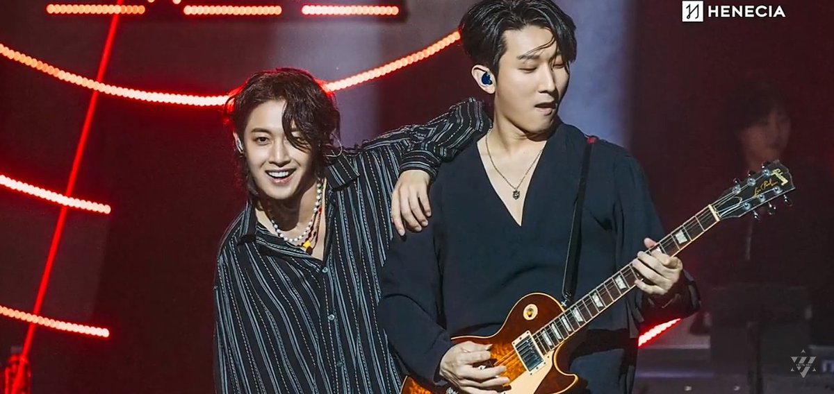 heneciagye's tweet photo. Behind the stage
3 seconds Left Concert
https://t.co/OZG9iV0J4B
@khj_heneciatwt 
@TEAMHENECIA 
#KimHyunJoong
#Henecia
#3secondsleft https://t.co/S4wM9Q6clp