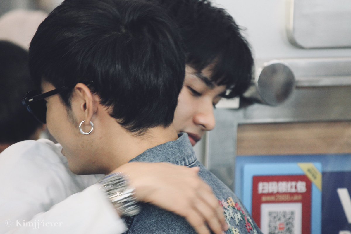 __Tyfa's tweet photo. hello july, happy taysing month.. my two beautiful boys.. ♥️🦁☀️💙
#Tawan_V #SingtoPrachaya #TaySing https://t.co/Q4GAzb6H3F