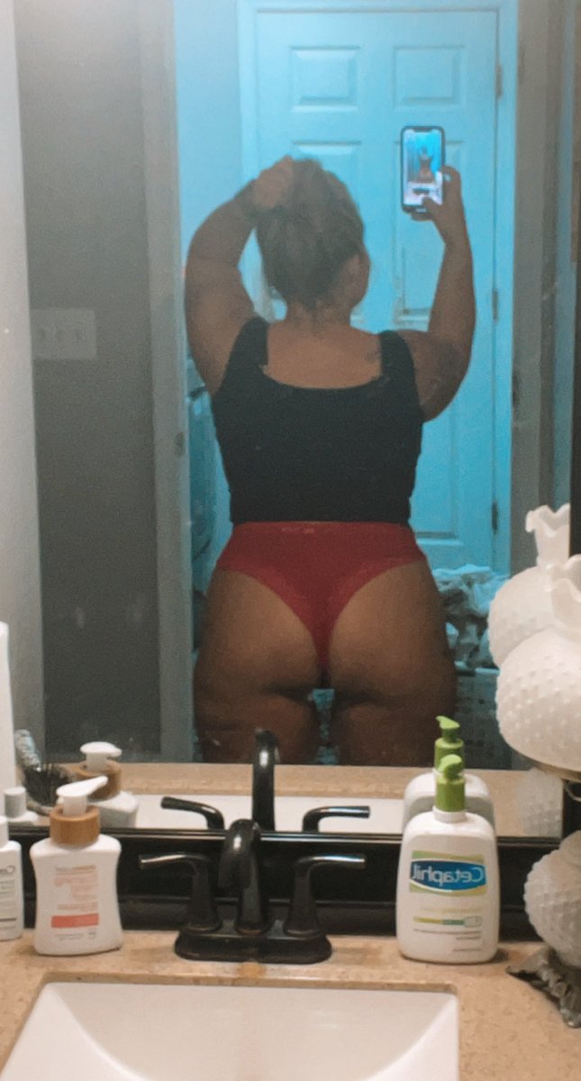 Jazzforfun2022's tweet photo. If a women tells you she like wearing pants, sheβs lying. More to see on my only fans π #laundryday #ihatepants #onlyfans #thickthighthursday https://t.co/DLoiL2aE2t