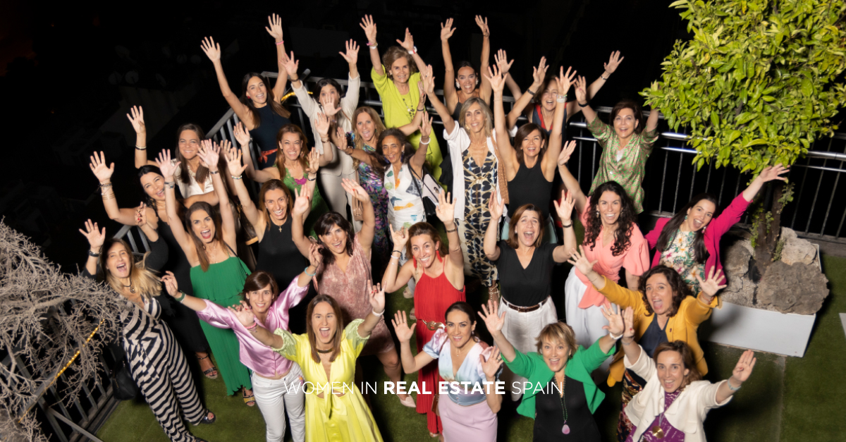 WIRES_Spain's tweet photo. Ayer celebramos nuestro #WIRESPreSummer en Madrid, un evento exclusivo de socias donde dimos la bienvenida al verano y disfrutamos de una charla distendida. 
¡Uno de los encuentros más esperados por todas las #sociasWIRES! https://t.co/Cd7bgvHdkq