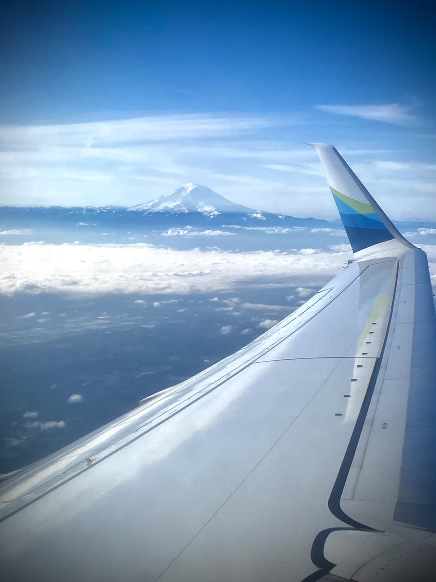 RyFlyAuy's tweet photo. First ride on the new employer @AlaskaAir. Excited to share the great work our Network Planning team has done to our California Strategy team. #iflyalaska https://t.co/RroW0xcF0N