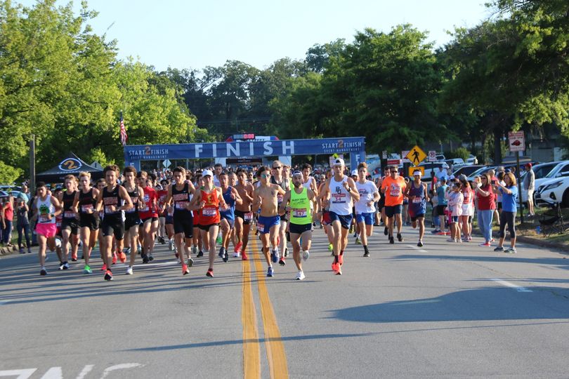 WE ARE ONLY DAYS AWAY FROM THE FIRECRACKER FAST 5K! Beat the rush and sign up today guarantee your shirt! raceroster.com/events/2022/60…