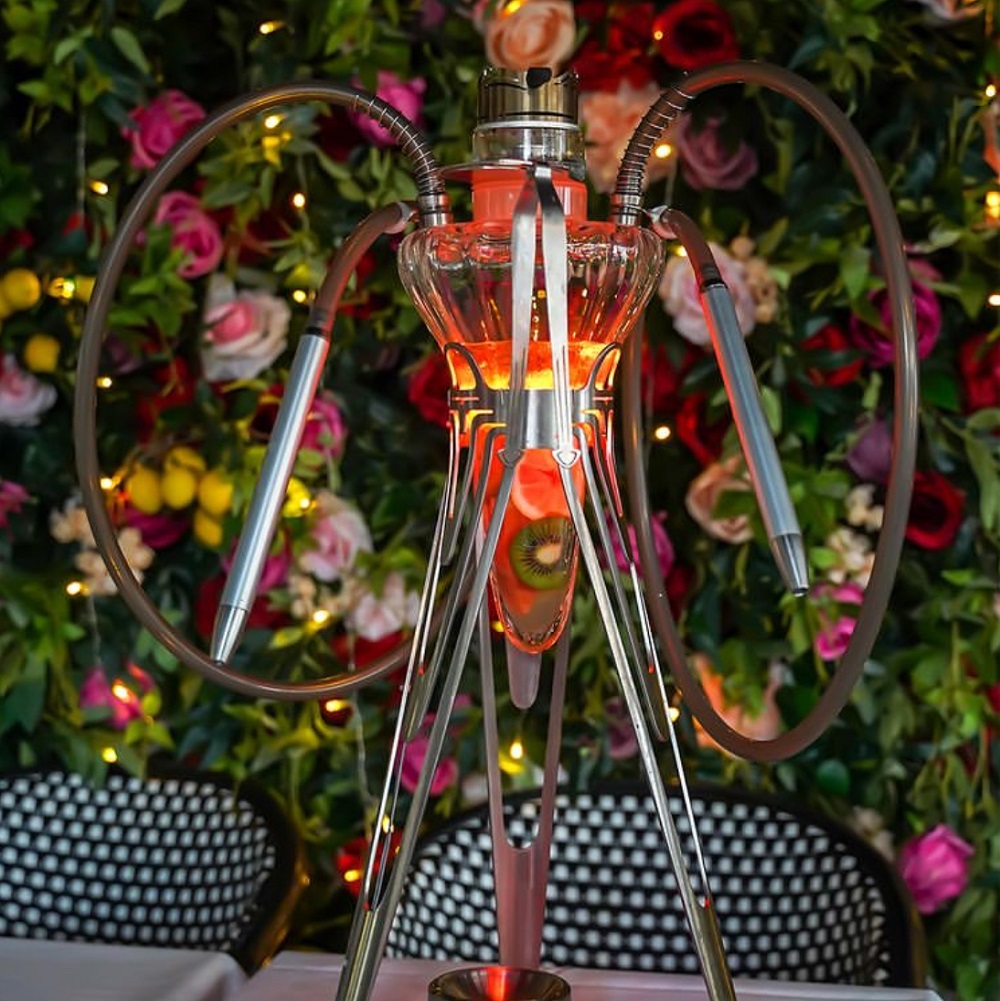 The prettiest of pipes… 🌼✨🍉Meduse is the ultimate start for a sociable night captivating magic of light and colour. 🤩 Fresh cocktails followed by shisha on our summer terrace… sounds like a plan. ✔