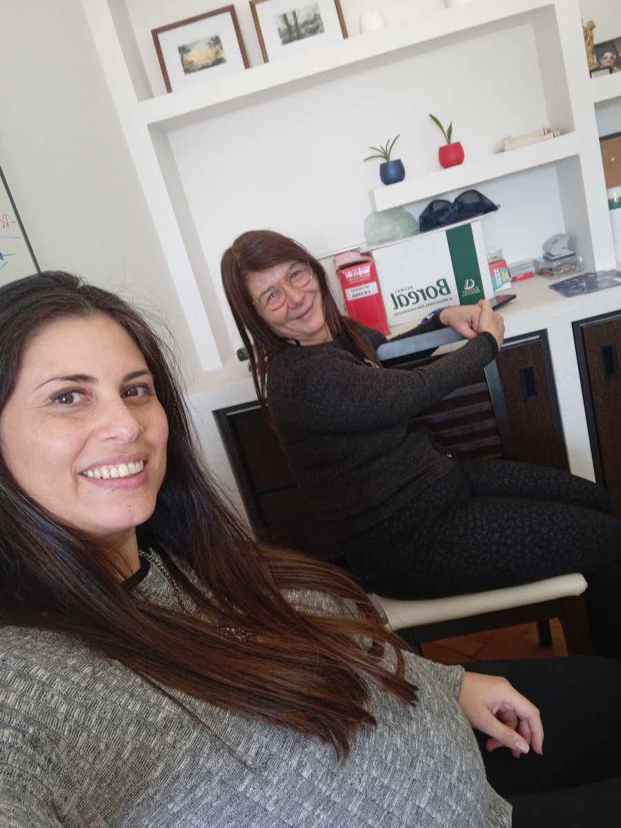 Lettu11's tweet photo. #BuenJueves 😊 último dia Laboral en IAPSER Seguros. Entre en licencia🤰🏻
Así nos despedimos con mis compas de ofi 🙈 https://t.co/o5rOGR8ojn