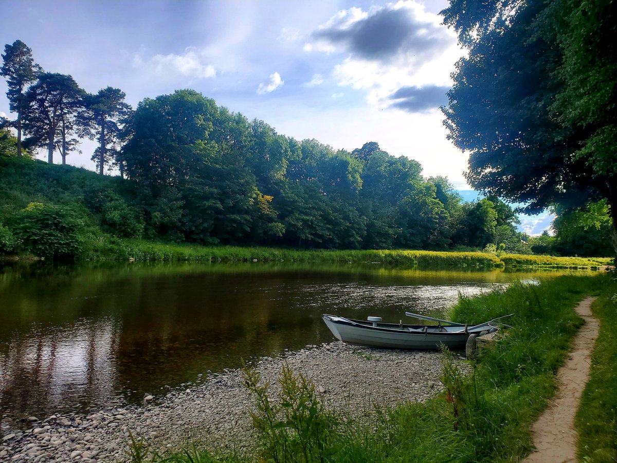 blonde_on_bikes's tweet photo. Wellness walk along the river #postcovidrecovery #melrosepaths #scottishborders #wellness https://t.co/DcJ6BM8gcS