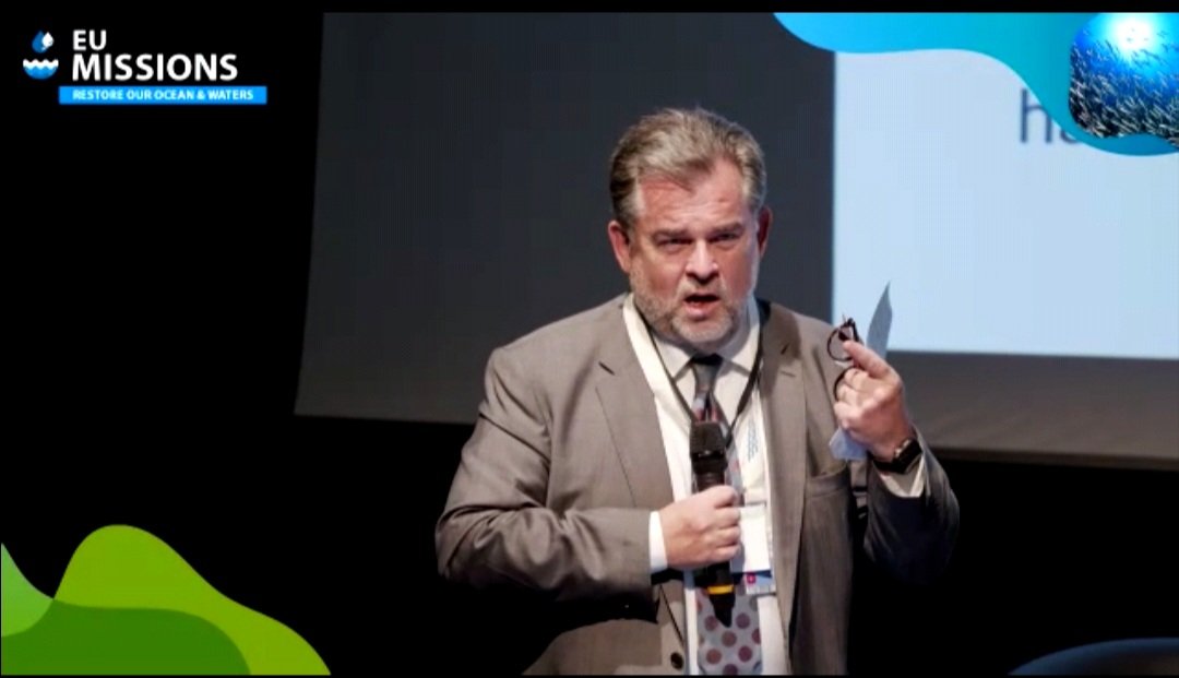 johnhanus's tweet photo. The Mission is a Mission if you take ownership. If you take the Charter to your lighthouse, to your sea basins, to transform your communities and make peace with nature. You are the Missionaries! @bellser48 #MissionOcean #UNOC2022 https://t.co/H6TmwqTiY4