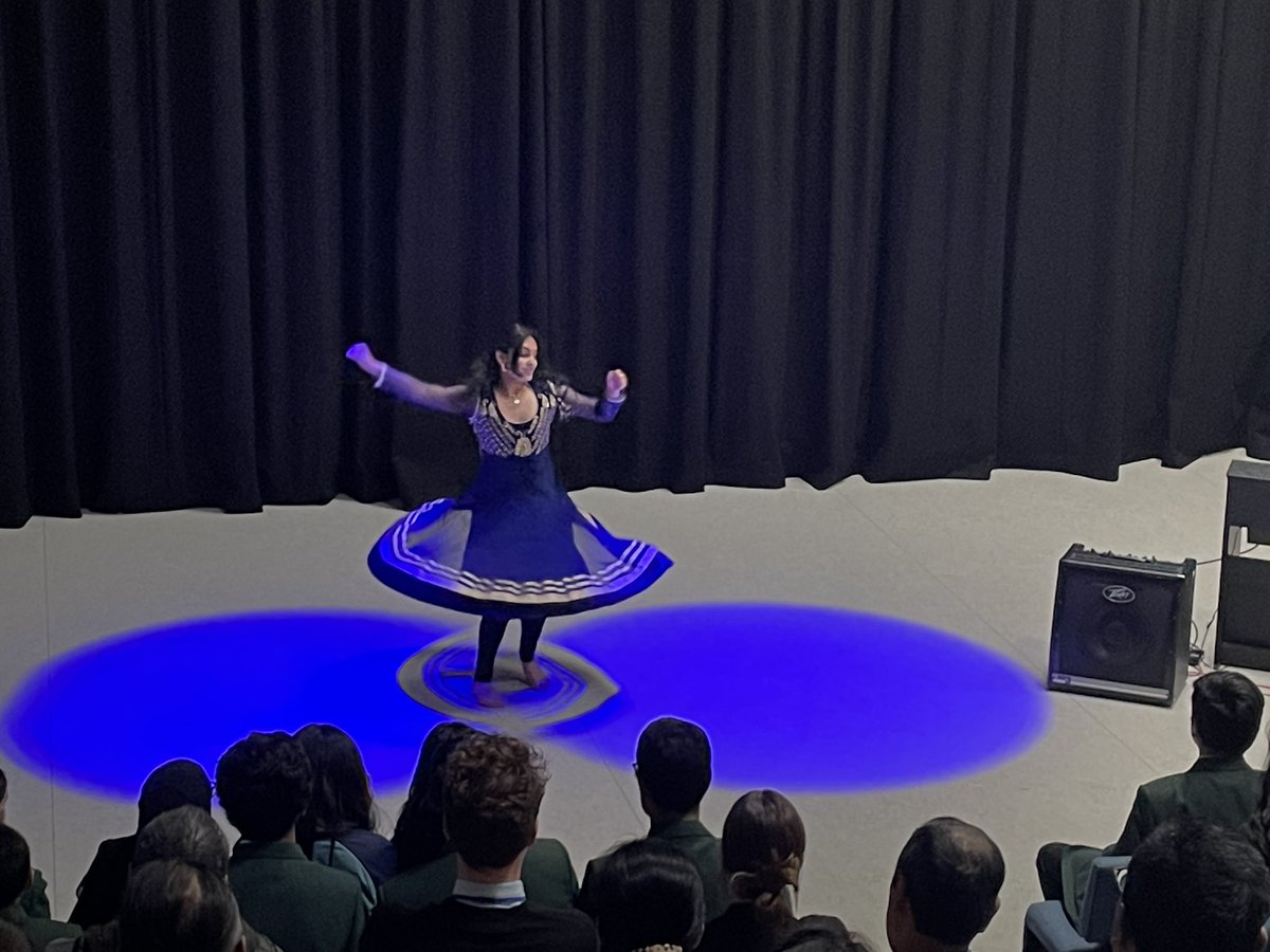 lgs_news's tweet photo. Our Summer Variety Show is underway with a fantastic range of performances from solos to the full orchestra. #LGSWellrounded https://t.co/gJi00nIZIh