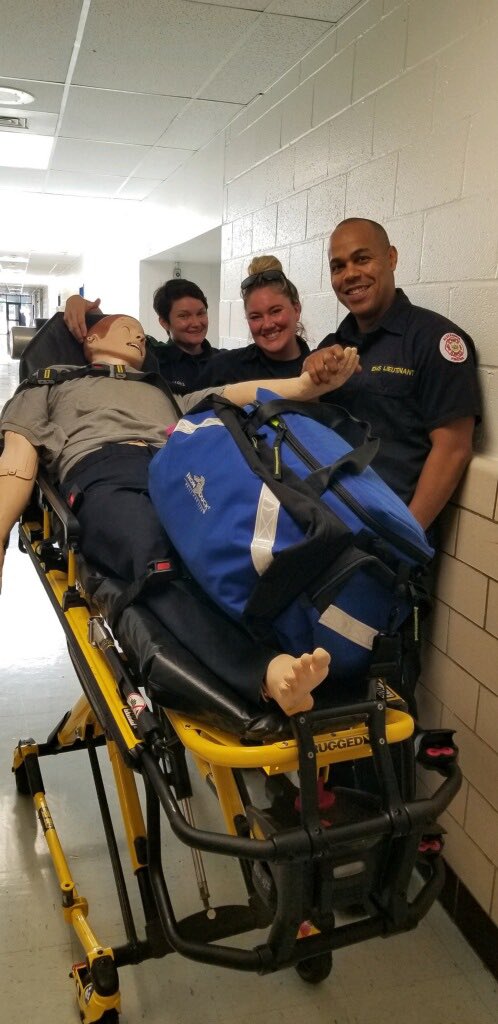 It’s been a busy and exciting day @ACPSk12 Middle SchoolSummer Camp! On-site speaker series with @alexfiredept and @AlexandriaVAGov special operations units showing #HealthScience careers @ACPS_SC @ACPS_SC #CareerExplorations @CTEAlexandria @AVID4College