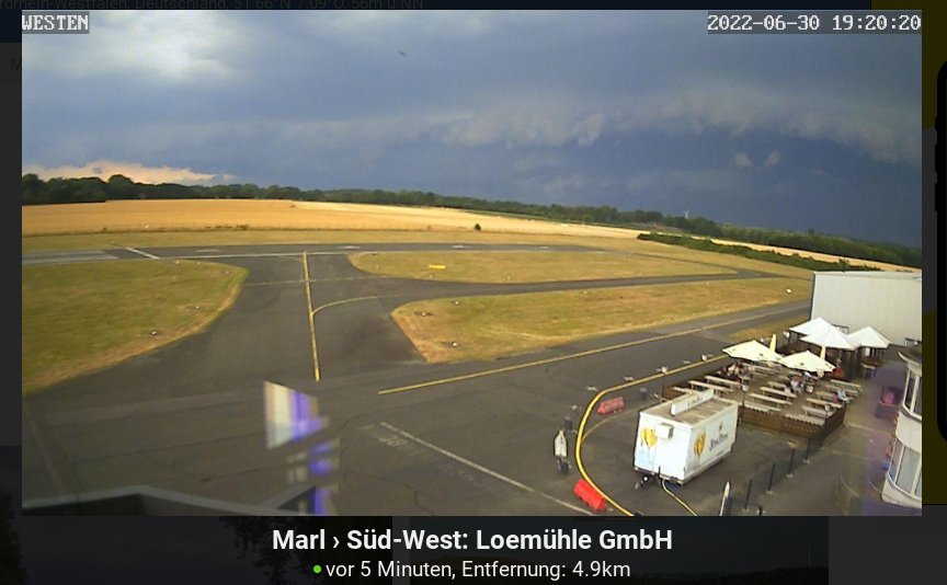 sturmwetter1703's tweet photo. #Shelfcloud
#Unwetter in NRW!
Hier der Live Aufzug des #Gewitters in Marl... https://t.co/YwYnwx0ZTa