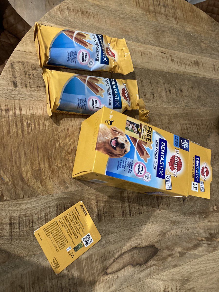 HS_Pam's tweet photo. @wearefordogs Missing in my pack! No response to customer care https://t.co/0crdIPgpAa