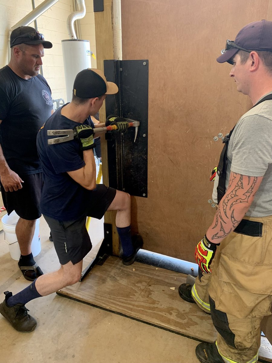 FOOLSOKCMETRO's tweet photo. June Mid America Metro Tech Training F.O.O.L.S. Instructors!!!
#Firefighters #Duty #Respect #Mission #Serving #Proud #Family #FOOLS #FraternalOrder #LeatherheadsSociety https://t.co/ZtMzQCak5p