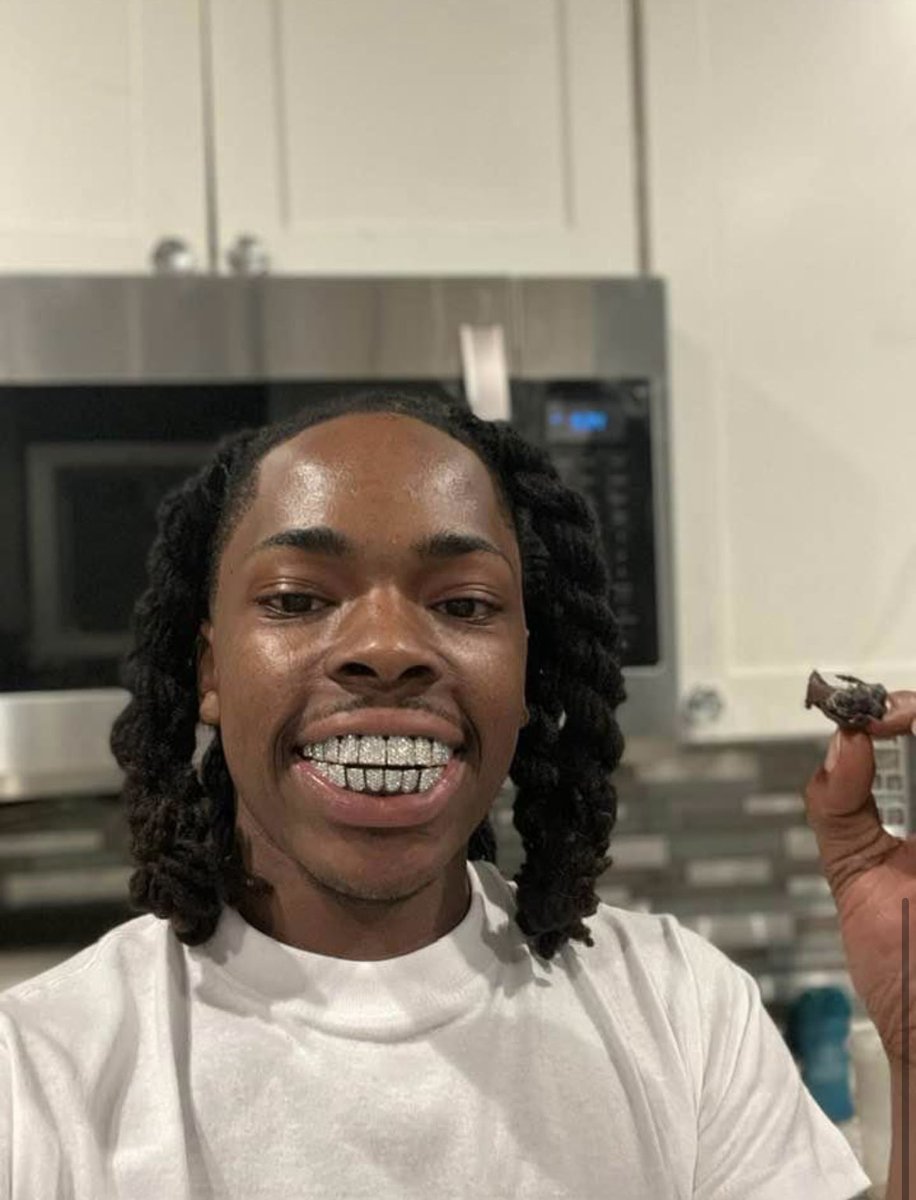 LandoSoReal's tweet photo. Somebody done put Steve Harvey teeth in this man mouth https://t.co/2bu0UzbxeI