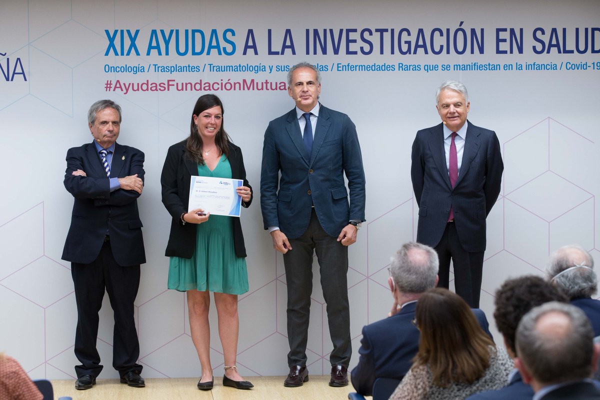 GenecoLab's tweet photo. Yesterday our group received one of the #AyudasFundacionMutua at the closing ceremony of the IXI Health Research Grants. Thank you very much @fundacionmutua, from our laboratory we will make the most of it. @awoodhoo @MartaVarelaRey1 @cimususc @UniversidadeUSC https://t.co/dpO1wOz29j
