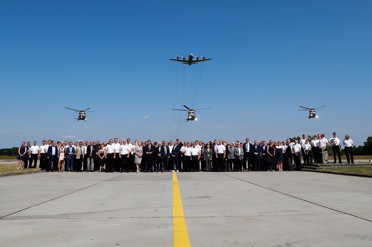 Der Jahresempfang der #Marineflieger und all seine Gäste im einem Bild.
#Moretofollow
#WIRSINDMARINE
<a href="/deutschemarine/">Deutsche Marine</a>