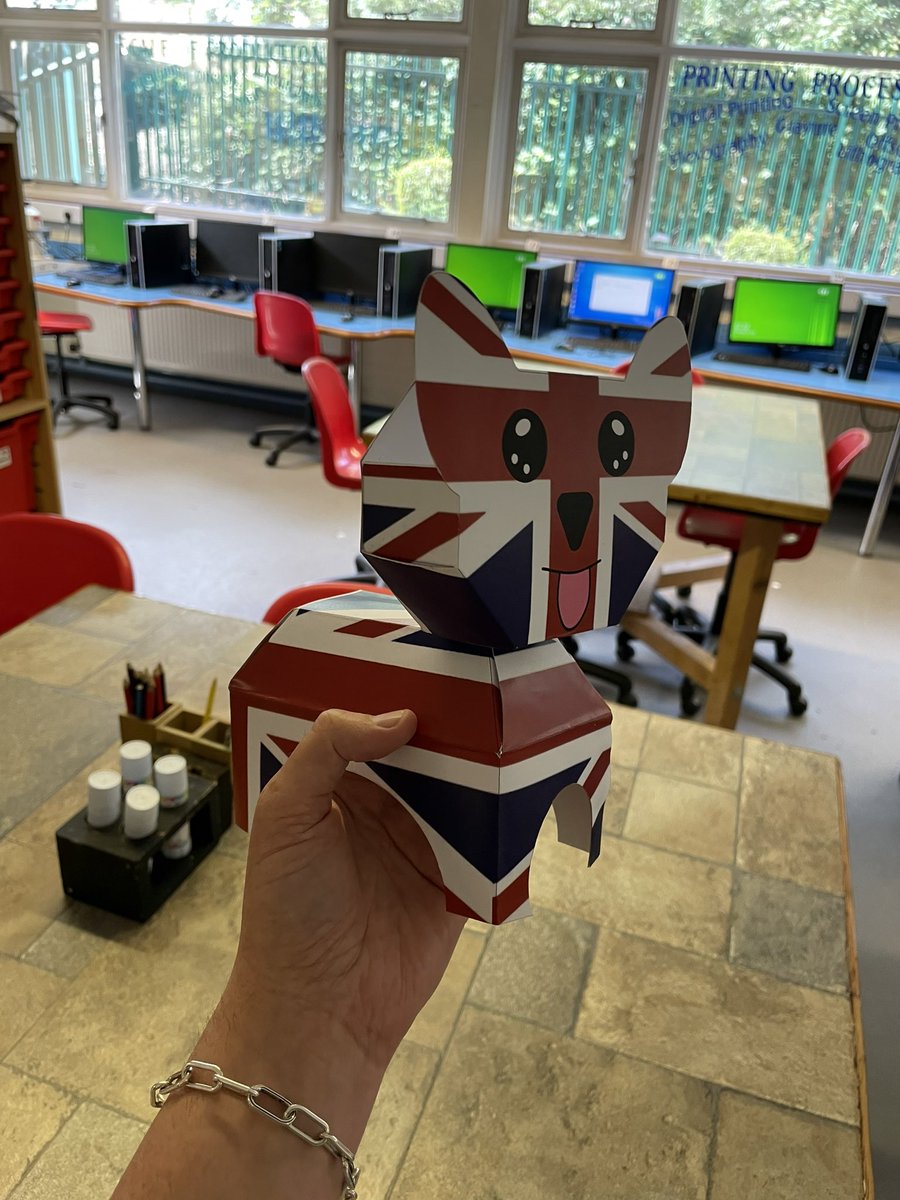 CN1Technology's tweet photo. Watch out there will be corgis about at CNCS tomorrow! #jubileeproject #dogs https://t.co/d6JLY2x6sD