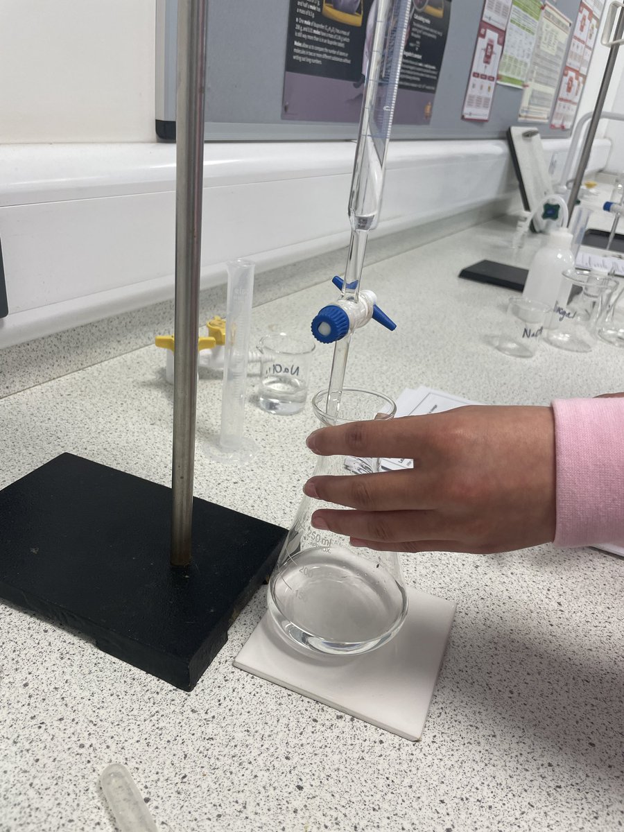 Our new Year 12 chemists analysed vinegar samples during their induction day <a href="/ChurchillAcad/">Churchill Academy & Sixth Form</a> today. Both groups did a fantastic job - some even mastering the two handed technique! #TeamScience #ChatChemistry