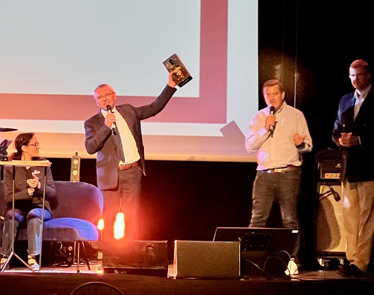 lgorithme's tweet image. Clôture de la journée avec l’AG et la remise des prix du fonds de dotation
Un festival sous le signe du lien, du partage entre adhérents et de l’#enjoy 

#ADNFest2022