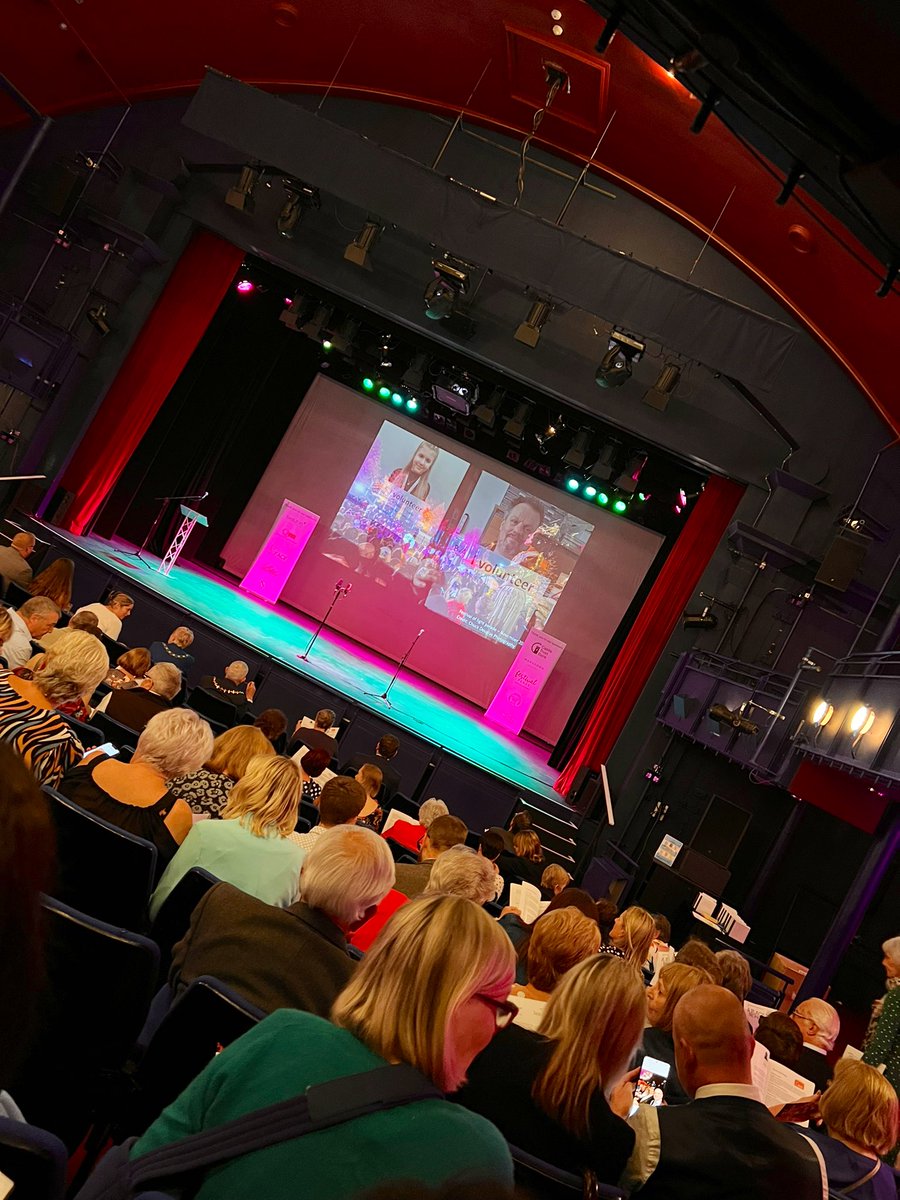 BasingstokeBiz's tweet photo. Looking forward to the #PlaceToBeProudOf awards starting any minute now ๐ #LoveBasingstoke @AnvilArts #TheHaymarketTheatre #DestinationBasingstoke https://t.co/I4DK9kUgY0