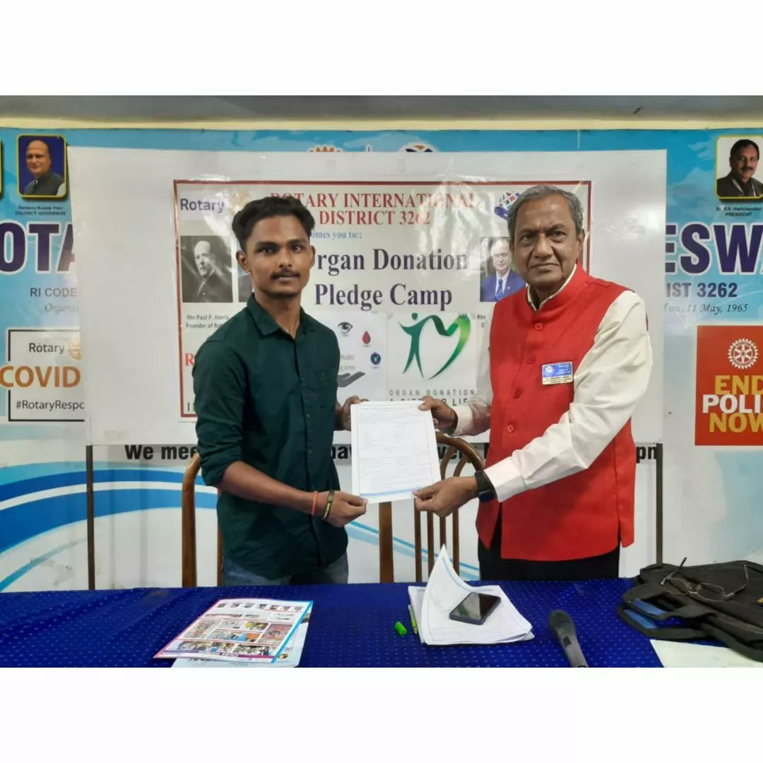 rotaract3262's tweet photo. The purpose of life is not to be happy - but to matter, to be productive, to be useful, to have it make some difference that you have lived at all.

With this thought 4 Rotaractors from Utkal pledged for Organ donation in the recently concluded organ donation pledge camp. https://t.co/vX6TVe6JxW