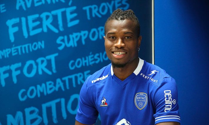 SocialGonesBack's tweet photo. [#MercatOL] Le saviez-vous ? Youssouf #Koné est toujours lyonnais 🤓 et, à bientôt 27 ans (dans 5 jours), en quête de temps de jeu après 4 clubs en 2 ans :
🇫🇷 OL
🇪🇸 Elche
🇹🇷 Hatayspor
🇫🇷 Troyes

Aujourd'hui, il souhaiterait rester à l'ESTAC, où il a joué un peu plus.

#TeamOL https://t.co/3aeHPbBf4Y