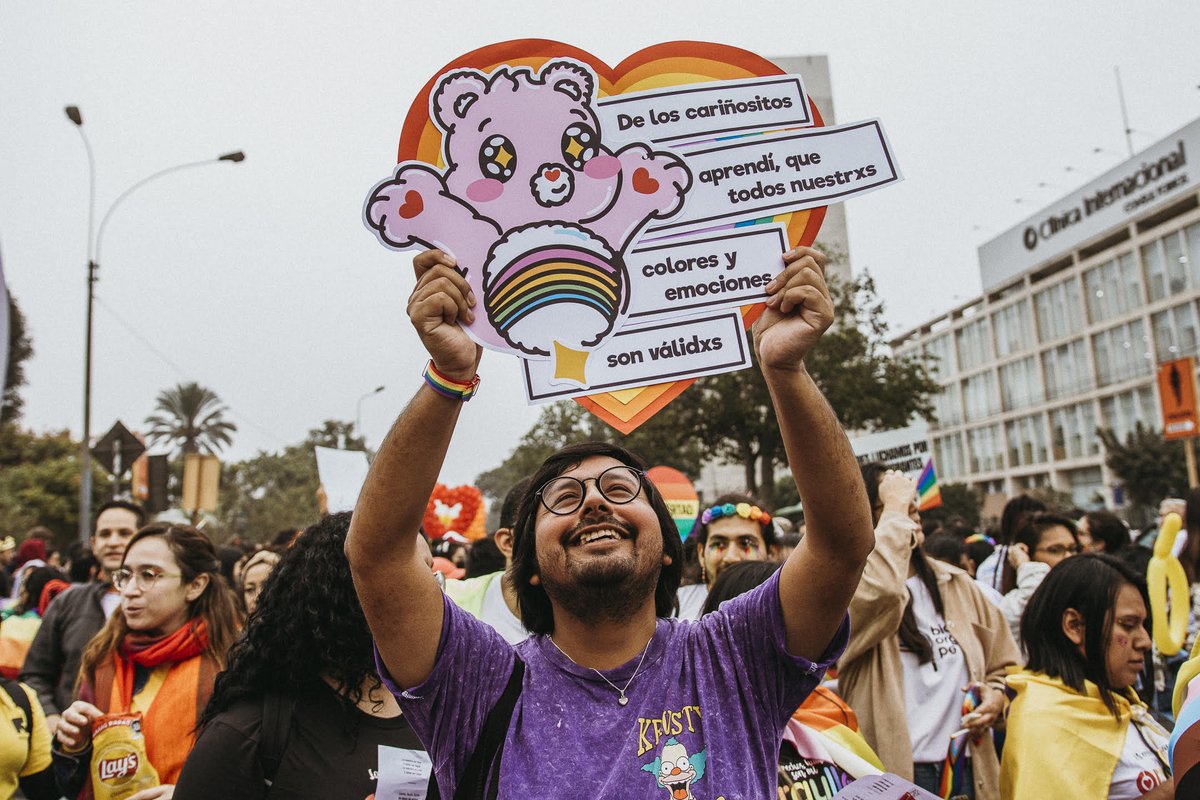 LGBTIQDiversxs's tweet photo. #DiversxsPeru 🇵🇪 | Así se vivió la Marcha del Orgullo 2022 en la ciudad de Lima con mucho color y demandas por una #LeyTransYA y por el #MatrimonioIgualitarioYA .
.
.
#Pride #Orgullo #Pride2022 #OrgulloPeru #Orgullo2022 #Peru #Lima #LGBTIQ #Diversxs #DiversidadBajoAtaque https://t.co/AAuz5WHOGd