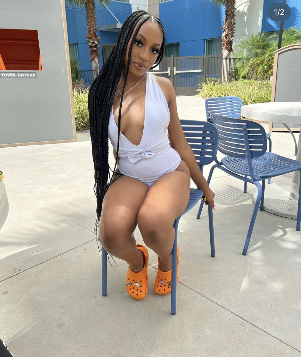 isyssgowrl's tweet photo. Summertime fine🥰 https://t.co/3AFokHKFOc
