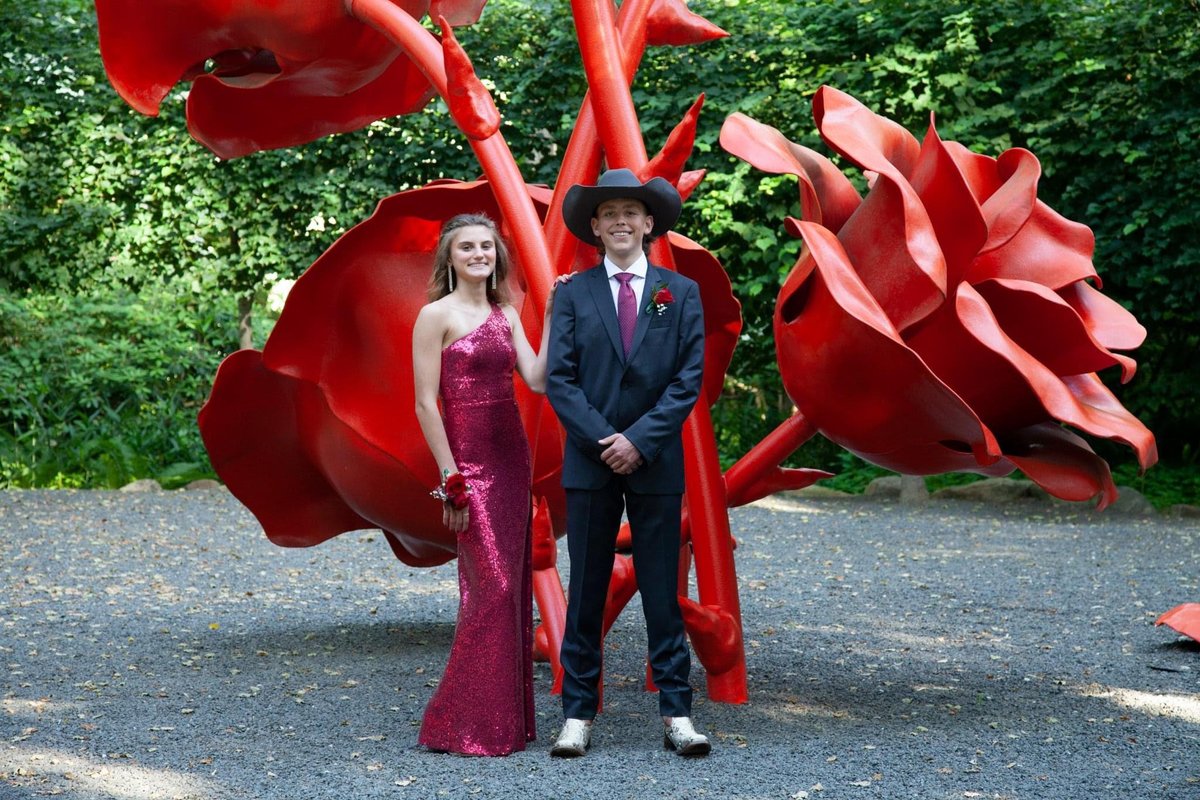 #tbt to a couple of weeks ago with our prom guests James and Brighton who came to LongHouse for some pre-prom photos....cute! Image courtesy of Alana Leland Photography #hamptons #prom2022 #longhousereserve #kidswelcome #nocharge #outdoormuseum #cute #riteofpassage