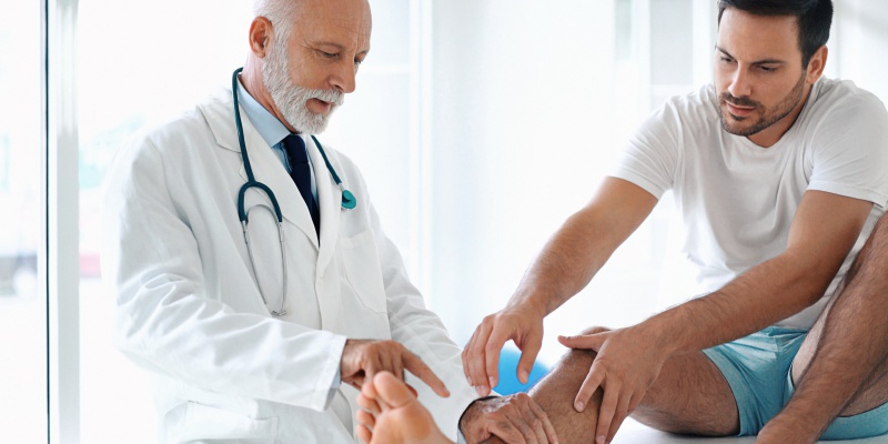 GoutGroup's tweet photo. This study examined the frequency and predictors of flares over 2 years during a urate-lowering therapy treat-to-target strategy in #gout patients. Flares remained frequent during the first year but decreased in frequency during the second.

https://t.co/xMCDfcl2BD https://t.co/vCaWidM6et