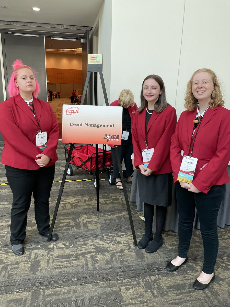 aurora_fccla's tweet photo. Two team competed today! #aurorahuskies #fcclanlc https://t.co/oWKfQVKORZ