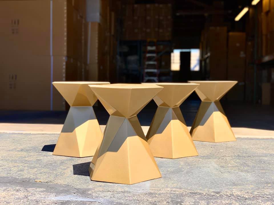 iapsf's tweet image. With each angle the Portal seems to take on a different look - shown here in our brass finish •

#HospitalityDesign #ModernSideTable #CommercialDesign #SiteFurnishings #HotelDecor #IAPSF