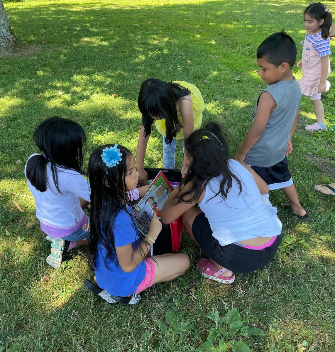 Great turnout for our first summer book/ summer meals partnership.  We handed out over 250 books today with @aacpscuisine!  #AACPSAwesome #Summerbooks