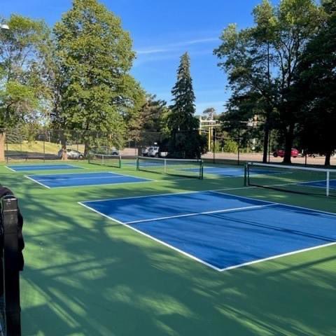 RosevilleParks's tweet image. It was a beautiful morning of Pickleball out at the newly, converted courts at Evergreen Park!  Pickleball players now have SIX permanent courts to enjoy. Stop by and try your hand at the "Fastest Growing Sport In America!" 

For more information, visit: cityofroseville.com/3607/Permanent…