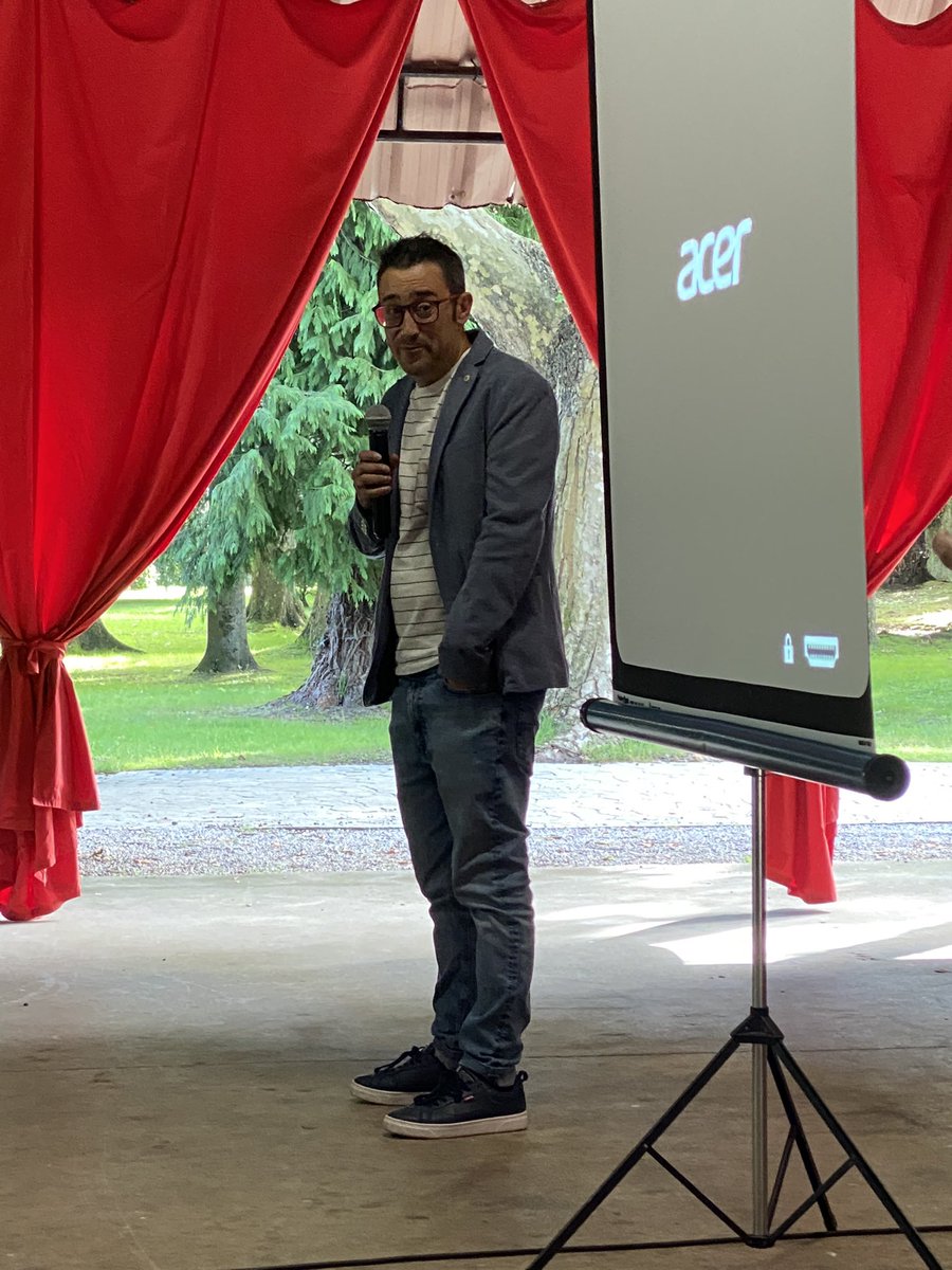 PSOECabezon_Sal's tweet photo. Hoy @z80rpg de #ConcejalíaEmpleo ha inaugurado una interesante jornada sobre #EmpleoLocal en @aytocabezon que ha resultado un éxito en cuanto a participación de personas que buscan #empleo y #empresas. @F_JavierGI lo ha acompañado apostando por la continuidad de éstos encuentros. https://t.co/TtSrUTORSh
