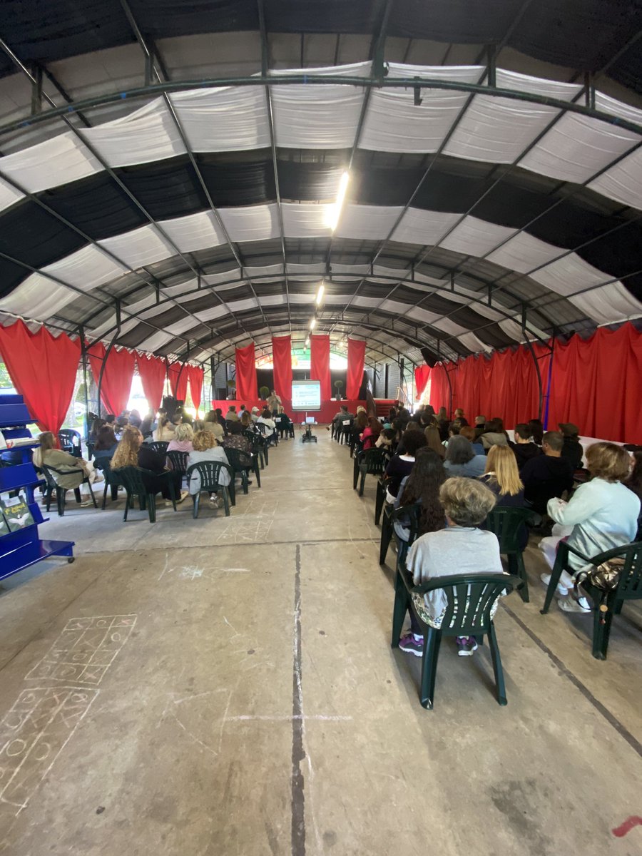 PSOECabezon_Sal's tweet photo. Hoy @z80rpg de #ConcejalíaEmpleo ha inaugurado una interesante jornada sobre #EmpleoLocal en @aytocabezon que ha resultado un éxito en cuanto a participación de personas que buscan #empleo y #empresas. @F_JavierGI lo ha acompañado apostando por la continuidad de éstos encuentros. https://t.co/TtSrUTORSh