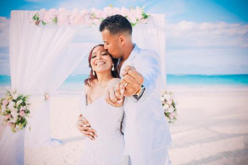 💍💐A picture of a wedding is a love poem with our words. Get married at #GrandBavaroPrincess
➡ princess-hotels.com/en/punta-cana/…