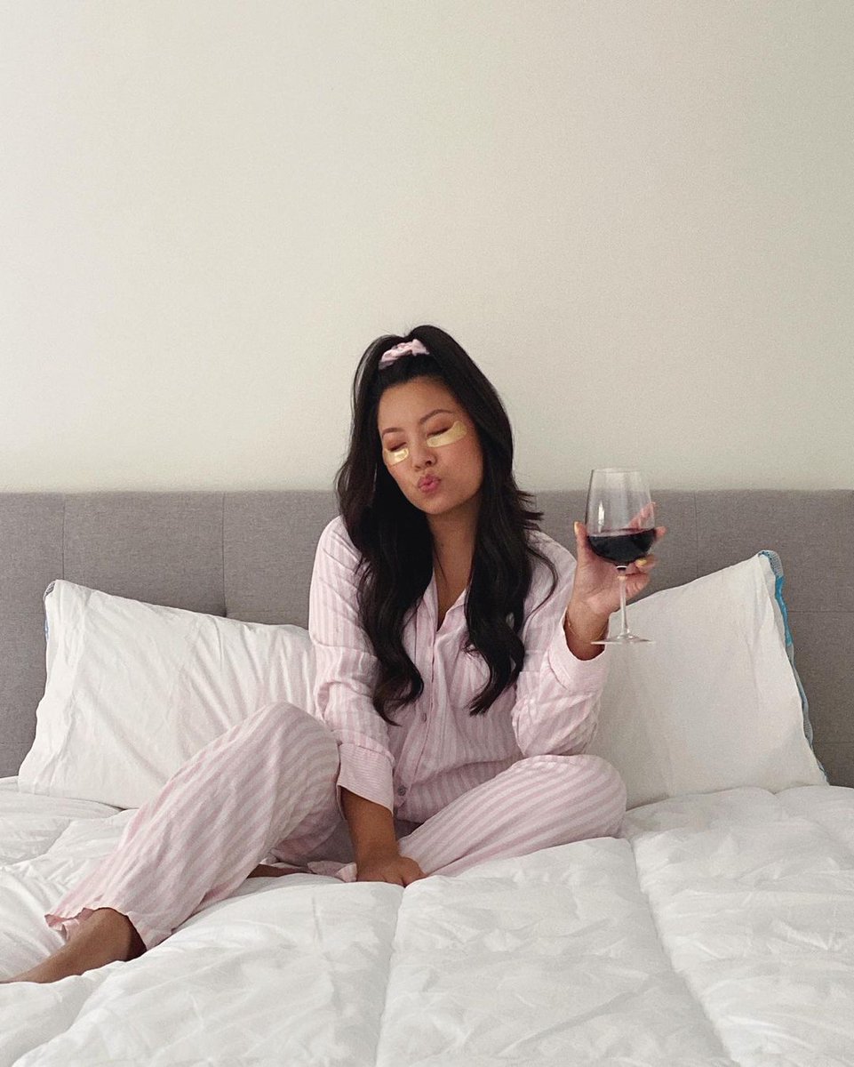 The long weekend is officially upon us and we couldn't be more excited 😁. Don't forget to get your beauty sleep so you can be full of energy for the days ahead! 📷: @angelachauxo