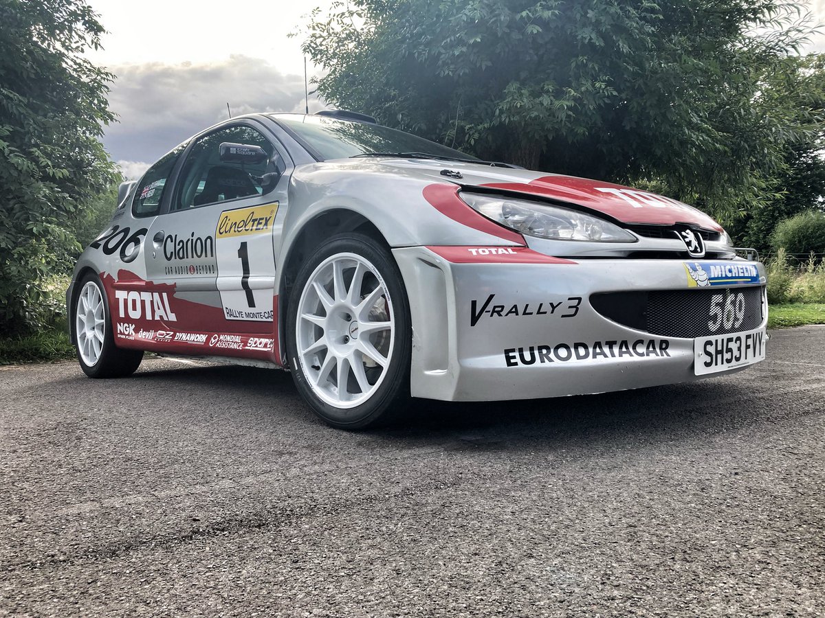 569Media's tweet image. Almost front end Friday! #pugfun