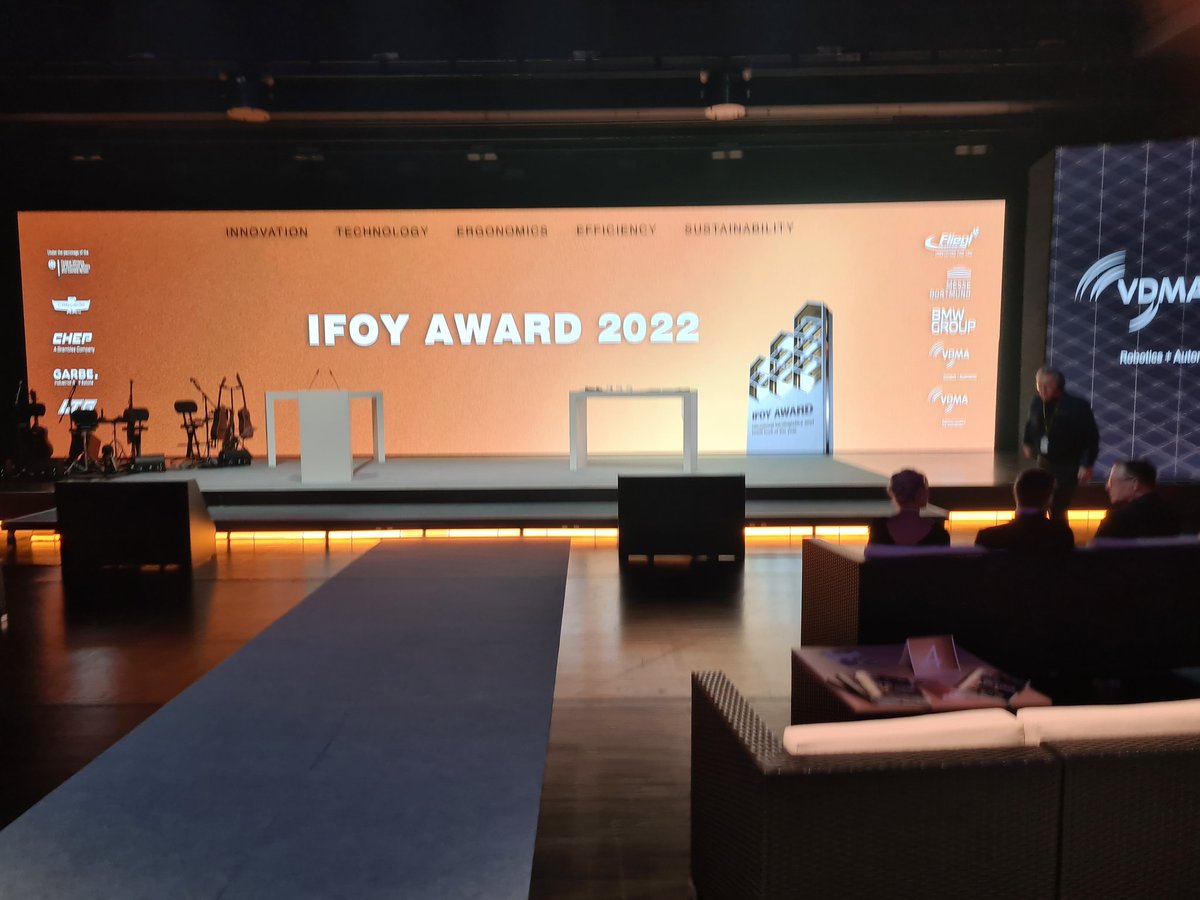 1zei3's tweet image. And the @IFOY_AWARD goes to: @JungheinrichAG ERD220i 🥳🥳🥳 #IFOYrocks #intralogistics