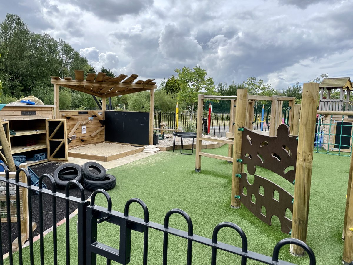⁦<a href="/AvonwoodEYFS/">Avonwood Primary School EYFS Team</a>⁩ I almost daren’t show you this! What a stunning outdoor learning area at ⁦<a href="/KBuccleuchA/">KBA</a>⁩ 😍