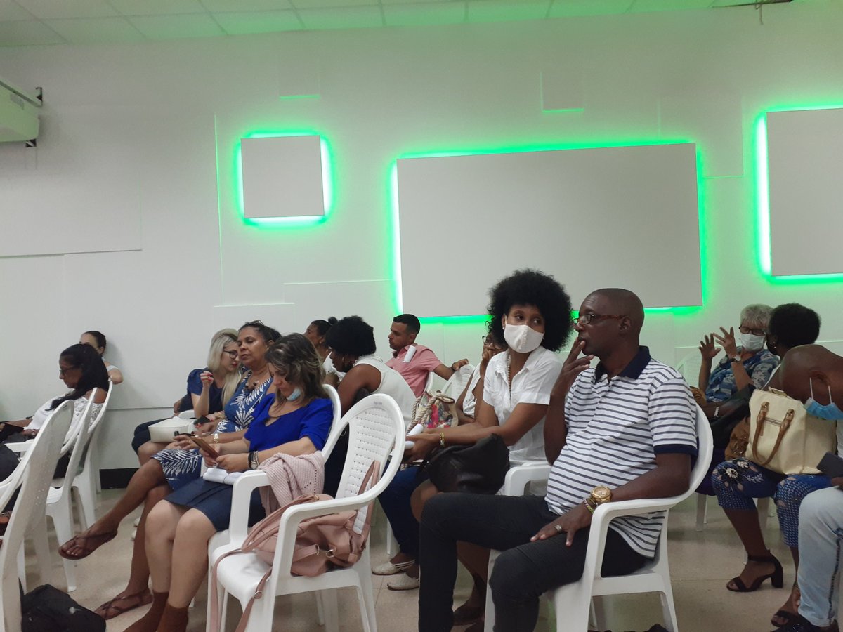 Un día especial para celebrar retos vencidos y batallas ganadas. Cómo las 5 puntas de una estrella. Nuestro centro hoy se ilumina con 5 años ya. Felicidades CGC.#VamosConTodo,#SomosMINCIN,#SomosCGC,<a href="/BetsyDazVelzqu2/">Betsy Díaz Velázquez</a> ,<a href="/Maradel37726237/">María del Carmen Martínez CGC</a>,<a href="/MincinCuba/">Comercio Cuba</a>,