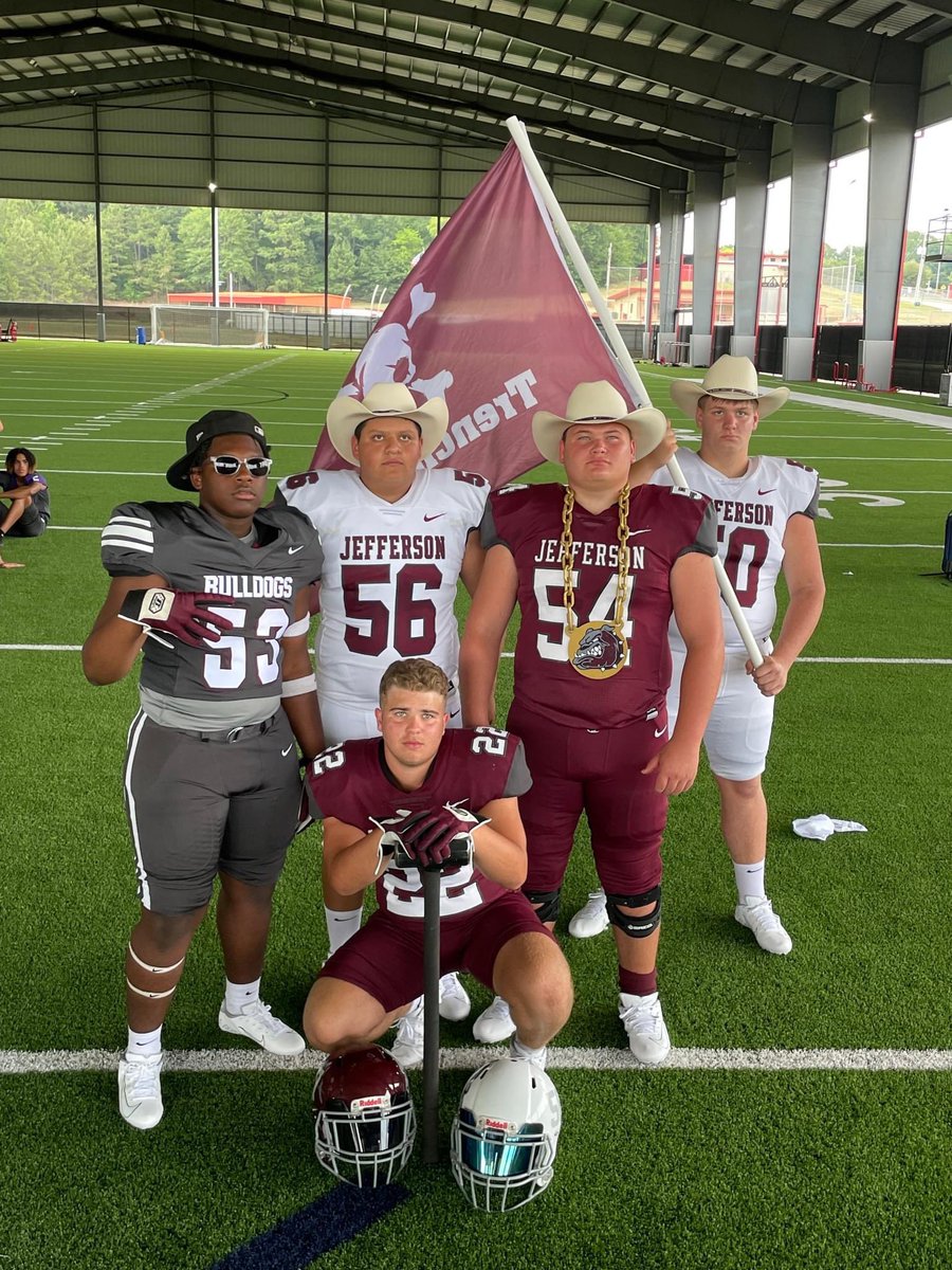 BulldogsFtb's tweet photo. Bulldogs at the Zone Magazine photo shoot in Marshall #BulldogsEat #TrenchMafia https://t.co/3UMMfKZtKJ